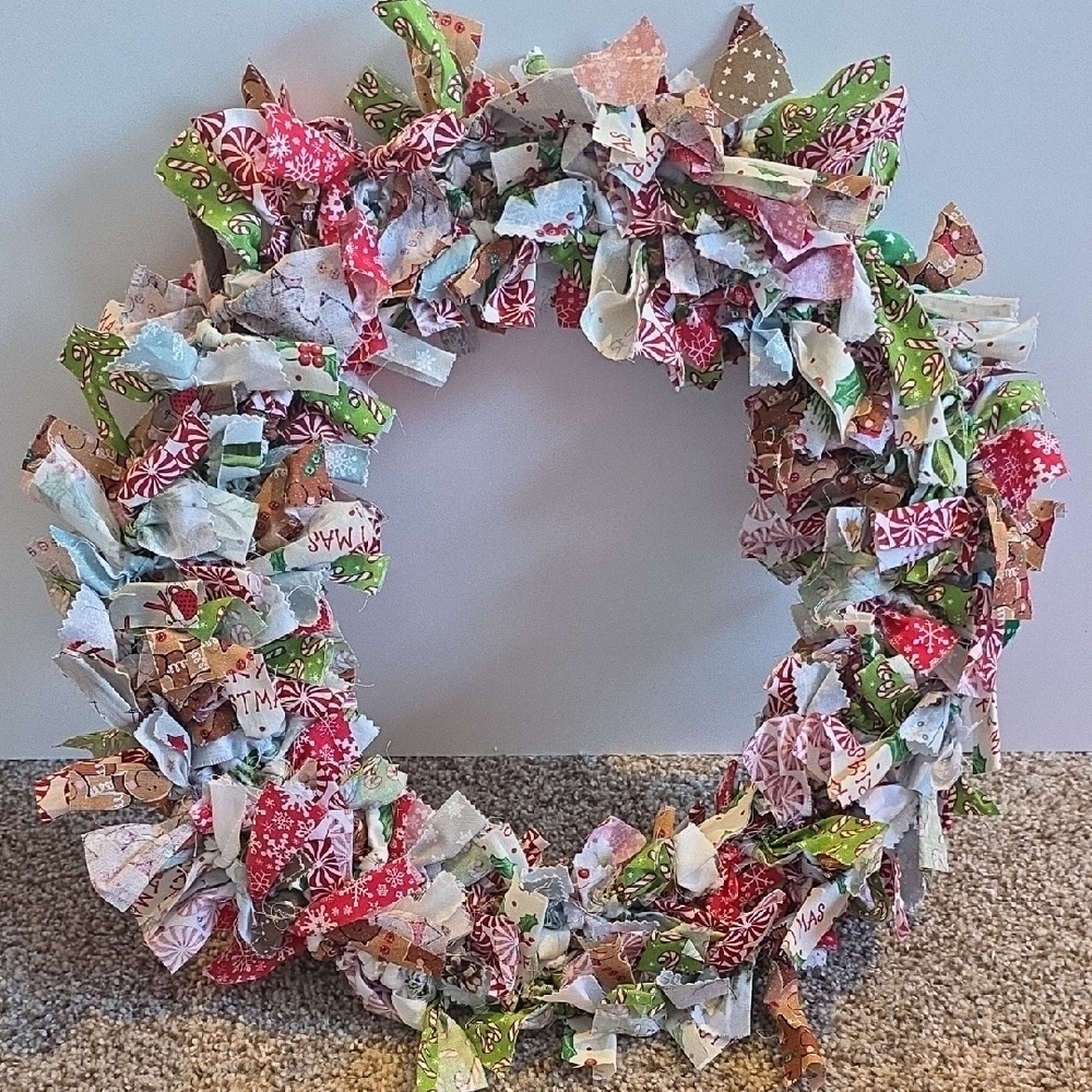 Christmas Wreath - Fabric Multicolor Holiday Wreath - Picture 4 of 5
